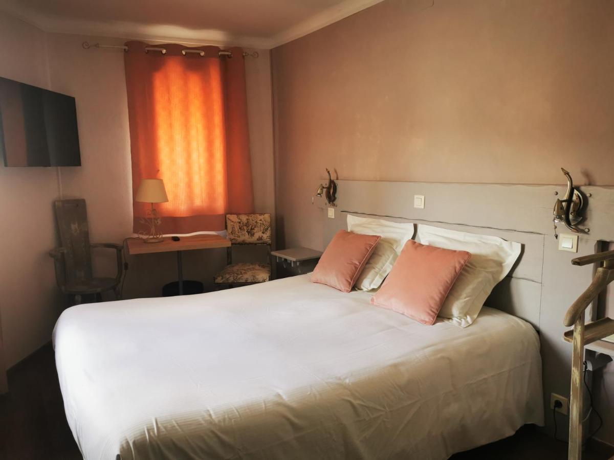 Logis Hotel Restaurant Planes ซายญากูส ภายนอก รูปภาพ