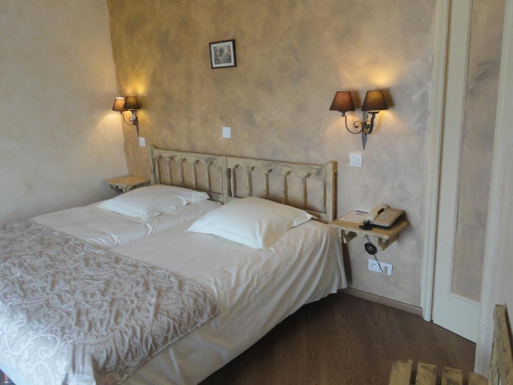 Logis Hotel Restaurant Planes ซายญากูส ภายนอก รูปภาพ