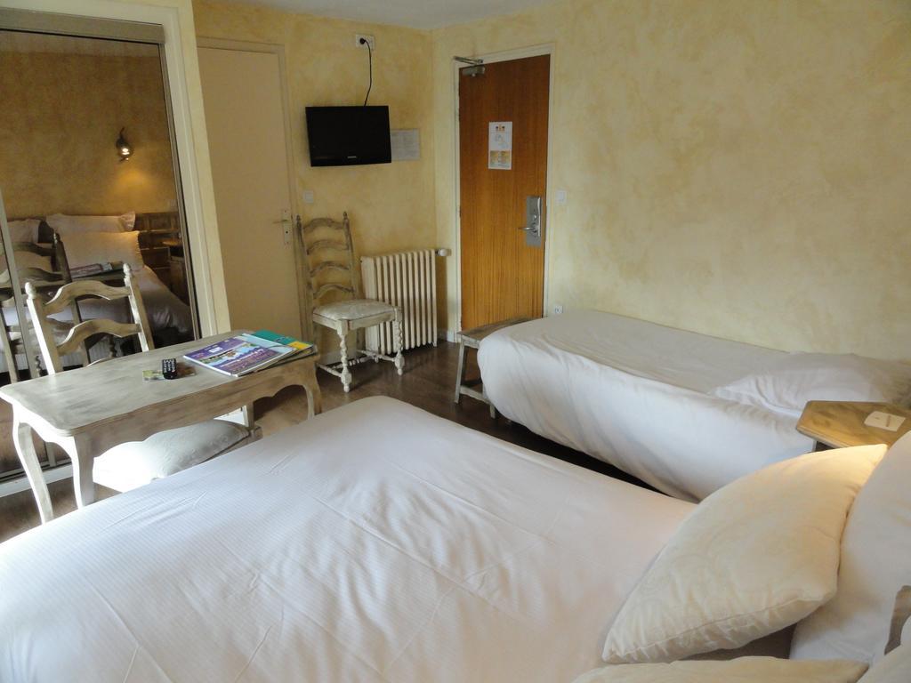Logis Hotel Restaurant Planes ซายญากูส ภายนอก รูปภาพ