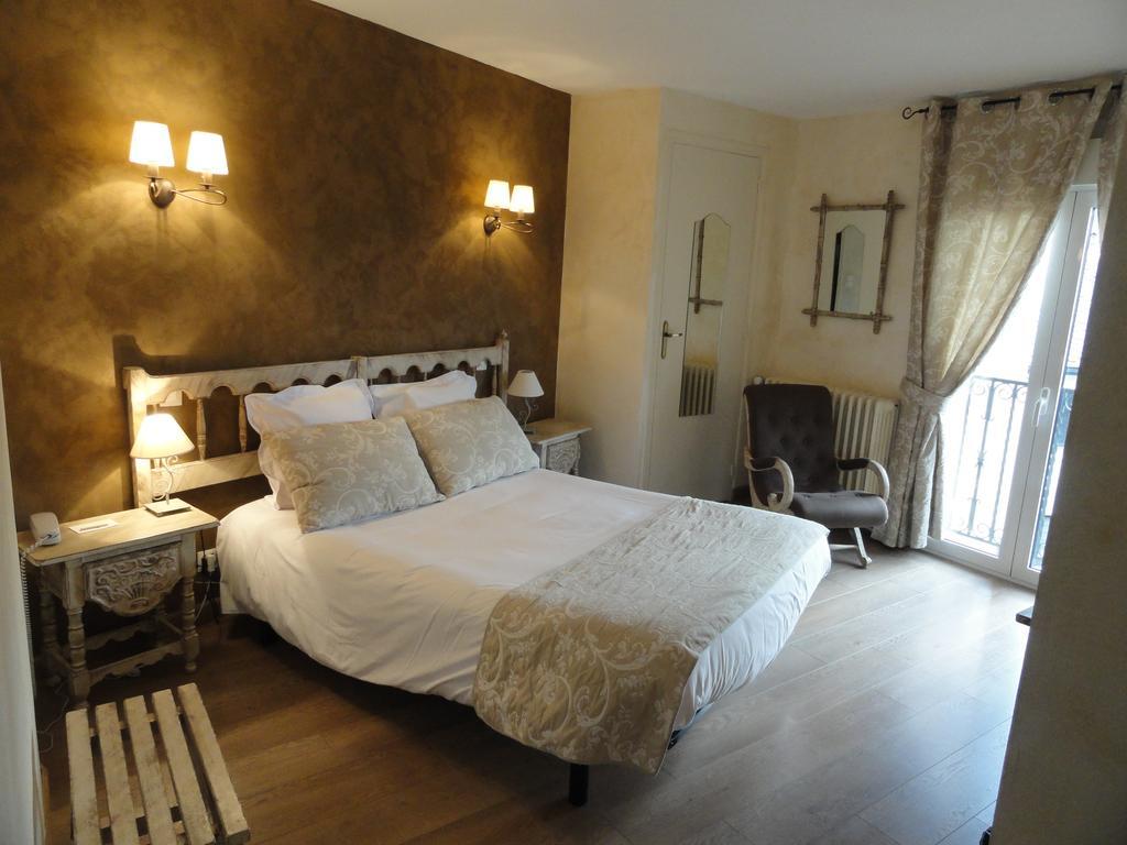 Logis Hotel Restaurant Planes ซายญากูส ภายนอก รูปภาพ