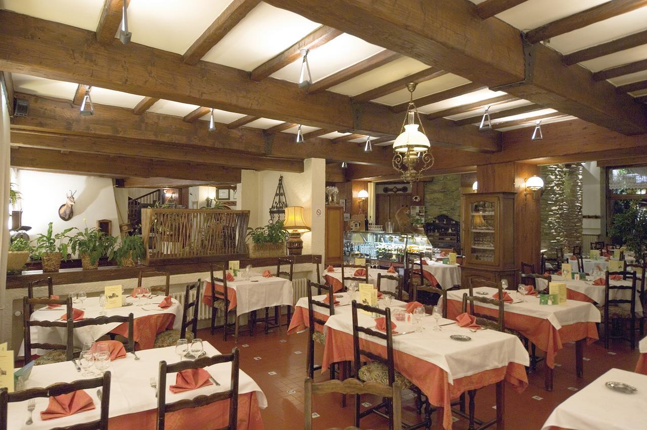 Logis Hotel Restaurant Planes ซายญากูส ภายนอก รูปภาพ