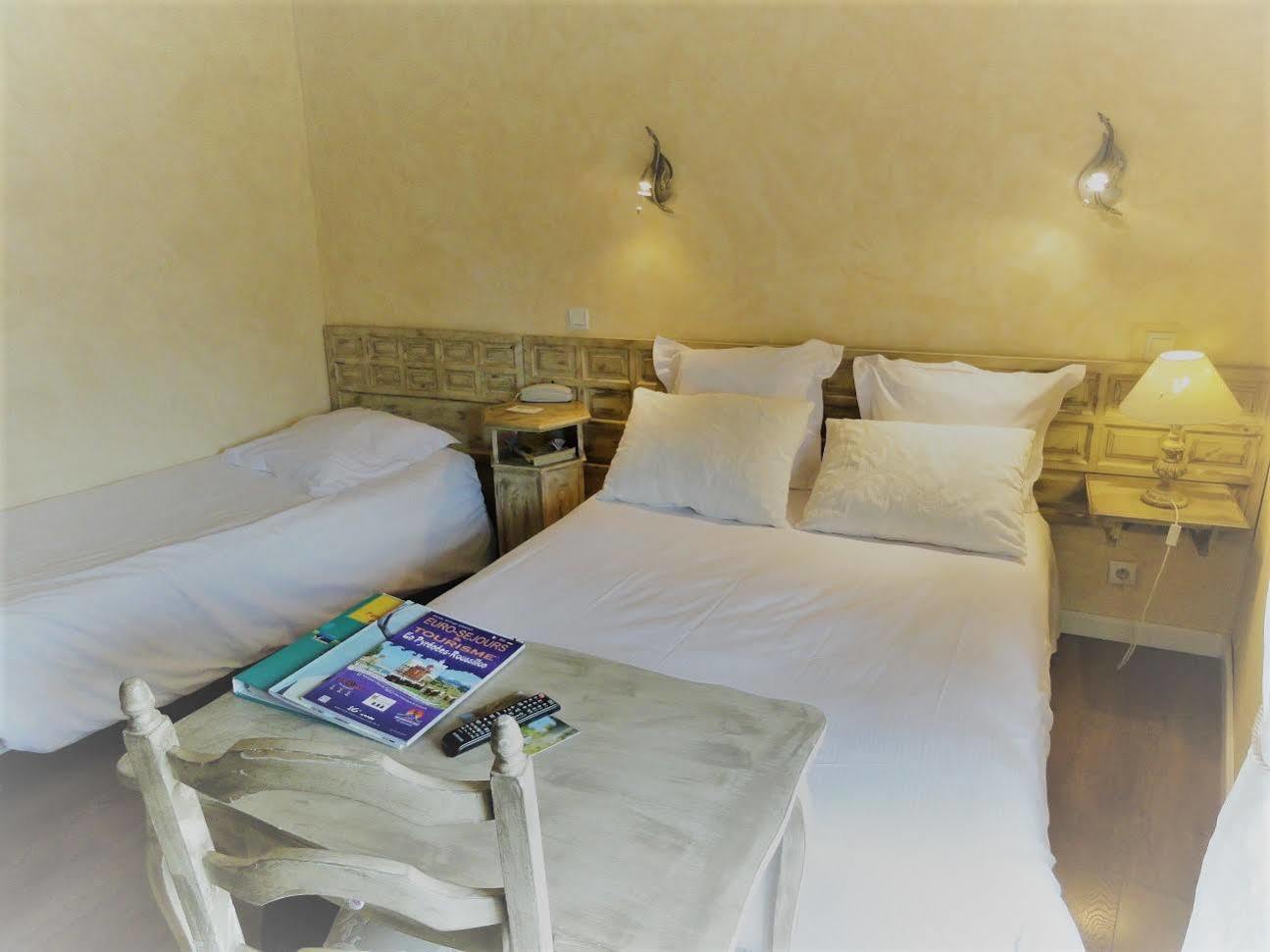 Logis Hotel Restaurant Planes ซายญากูส ภายนอก รูปภาพ